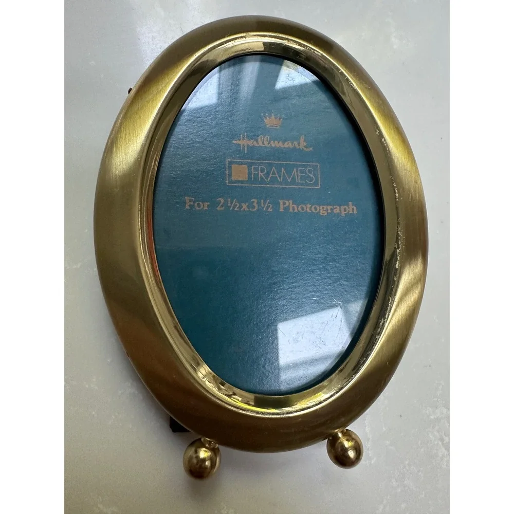 Vintage Hallmark Gold Oval Photo Frame Standing Ball Feet 2.5x3.5 Tabletop Decor